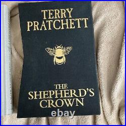 Terry Pratchett The Shepherd's Crown Waterstones Number Limited Edition Slipcase