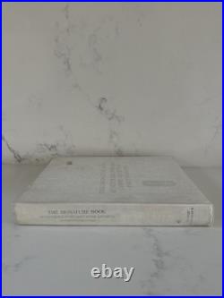 The Signature Book of Netsuke, Inro, and Ojime Artists George Lazarnick 1st